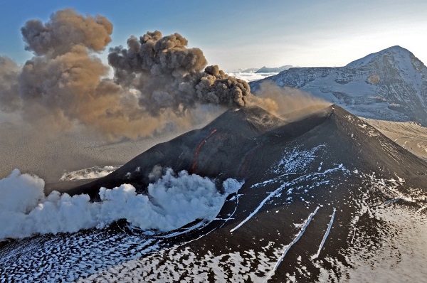 August 18, 2013 eruption of Veniaminof volcano